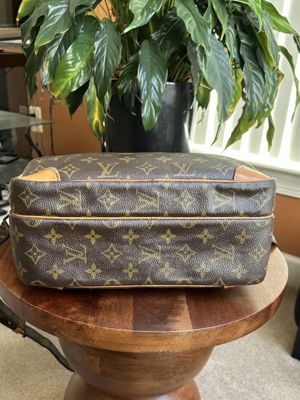 LOUIS VUITTON Monogram Nil 28 Shoulder Bag
